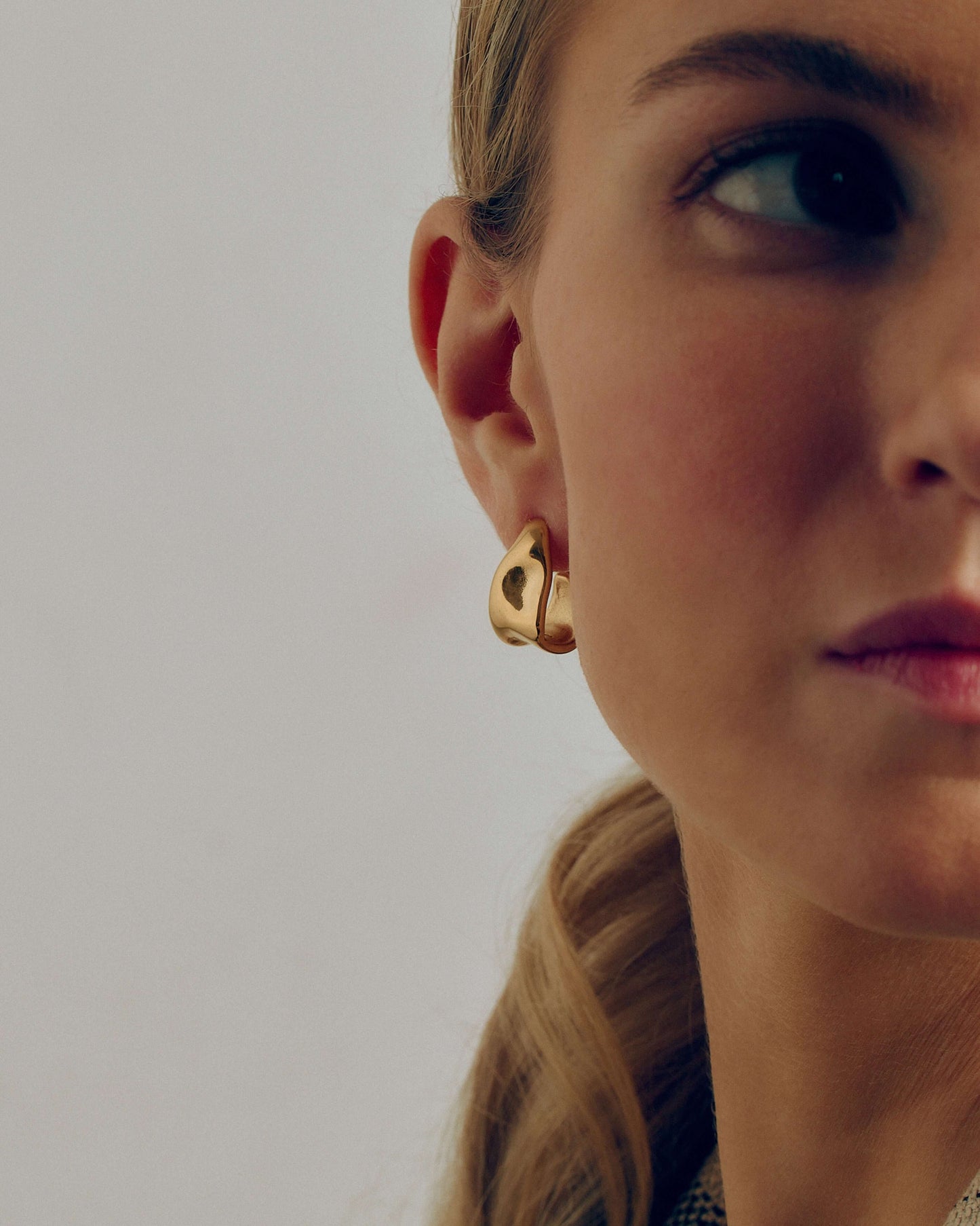 Wave Hoop Studs