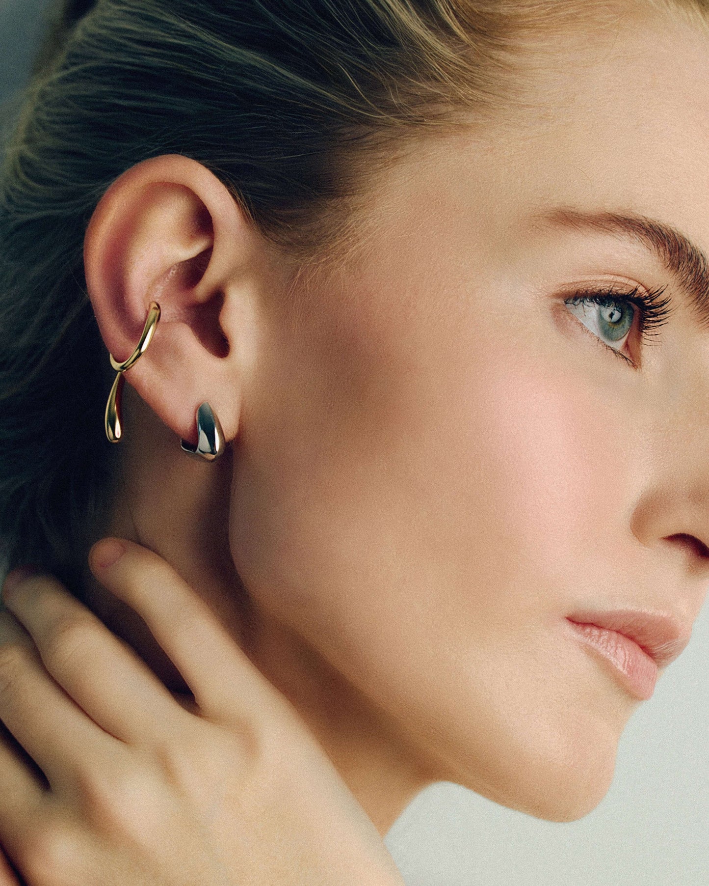 Triune Medium Hoops