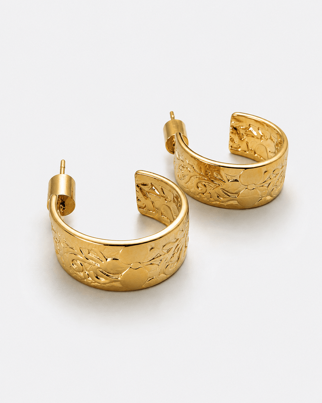 Gold hoop earrings, engraved floral hoop earrings, chunky gold hoops, vintage inspired earrings, wide hoop earrings, statement gold jewelry, botanical earrings, everyday gold earrings, elegant jewelry gift for women.