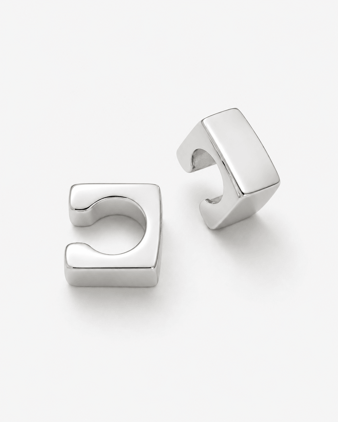 Minimalist square ear cuff in gold or silver finish, chunky geometric no piercing ear cuff for women, modern statement ear wrap, sleek contemporary ear jewelry, bold everyday ear cuff for stacked or solo styling