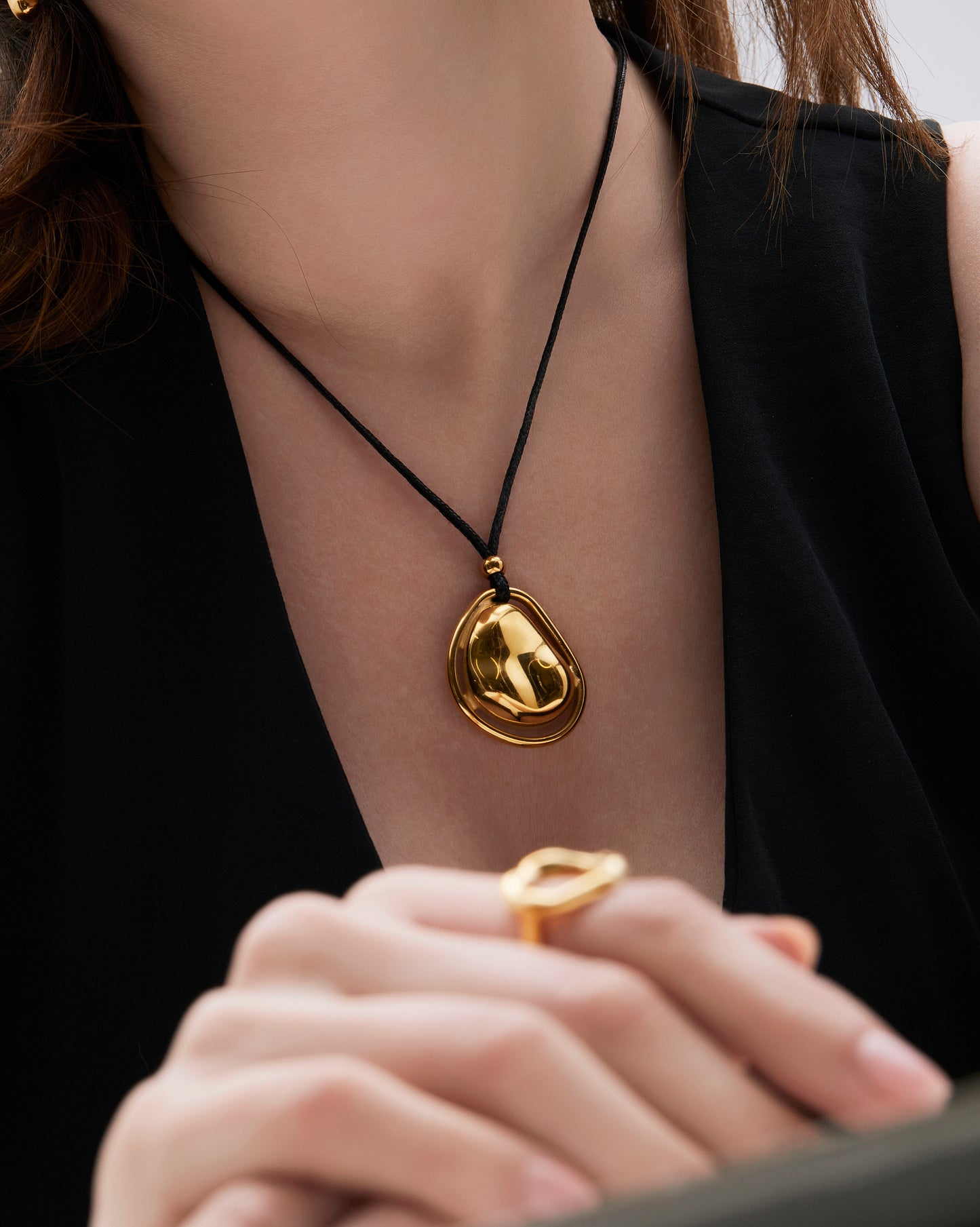 Aya Bean Pendant Tie