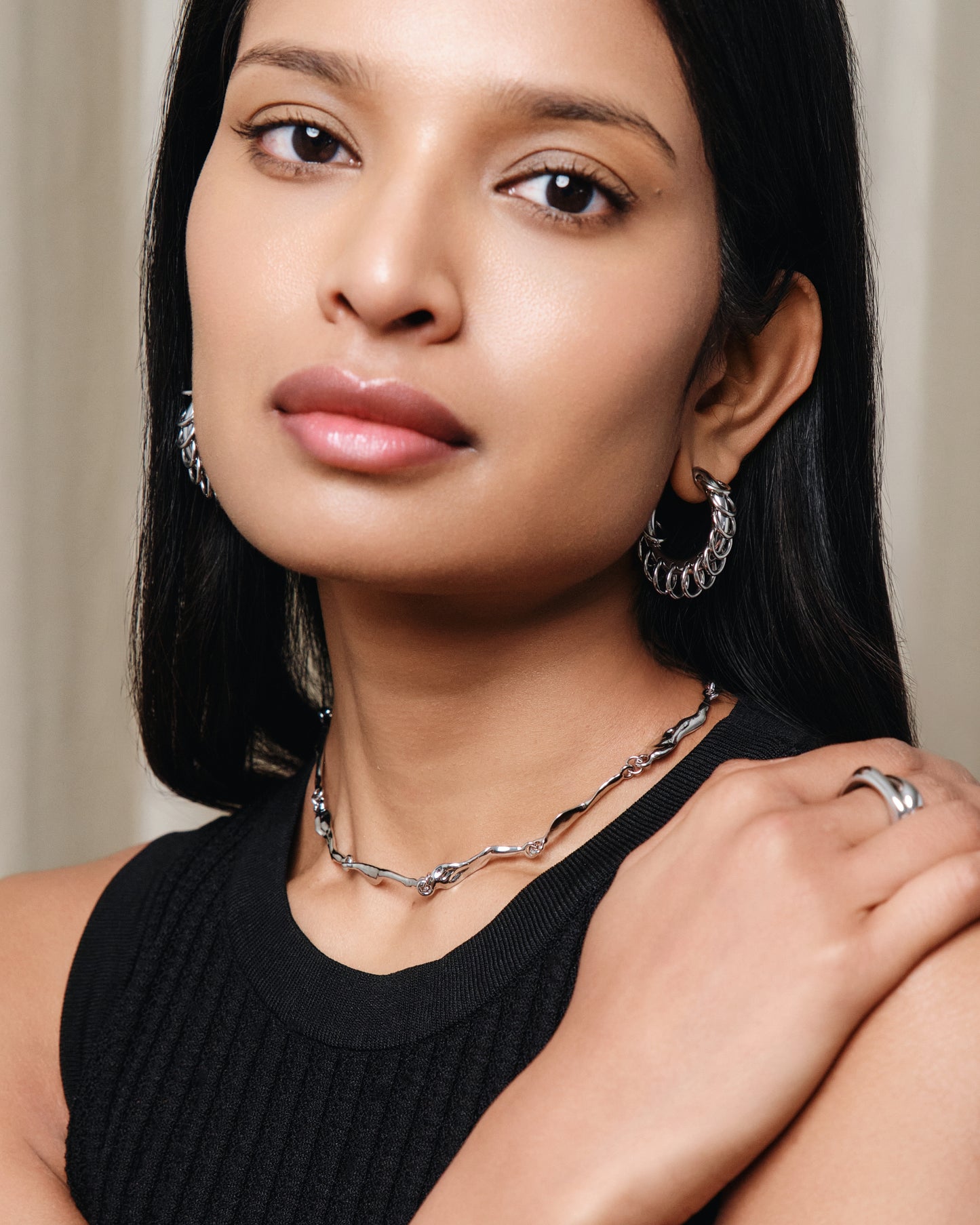 Santi Two-Tone Chain Hoops