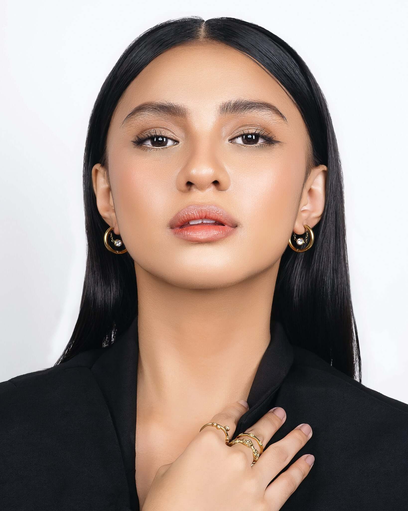 Gold crystal hoop chain earrings with dangling clear gemstone detail, modern chunky hoop earrings for women, minimalist statement jewelry, trendy gold hoops with chain accent, elegant everyday or party earrings gift for her