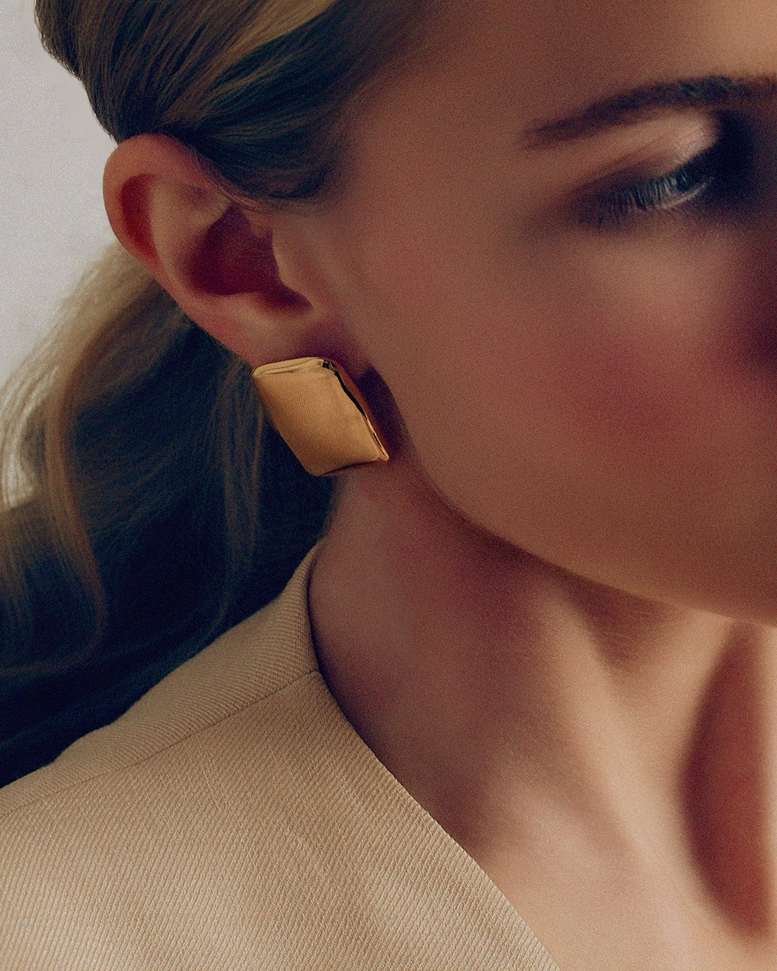 Rectangular Gold Stud Earrings – Modern Minimalist Geometric