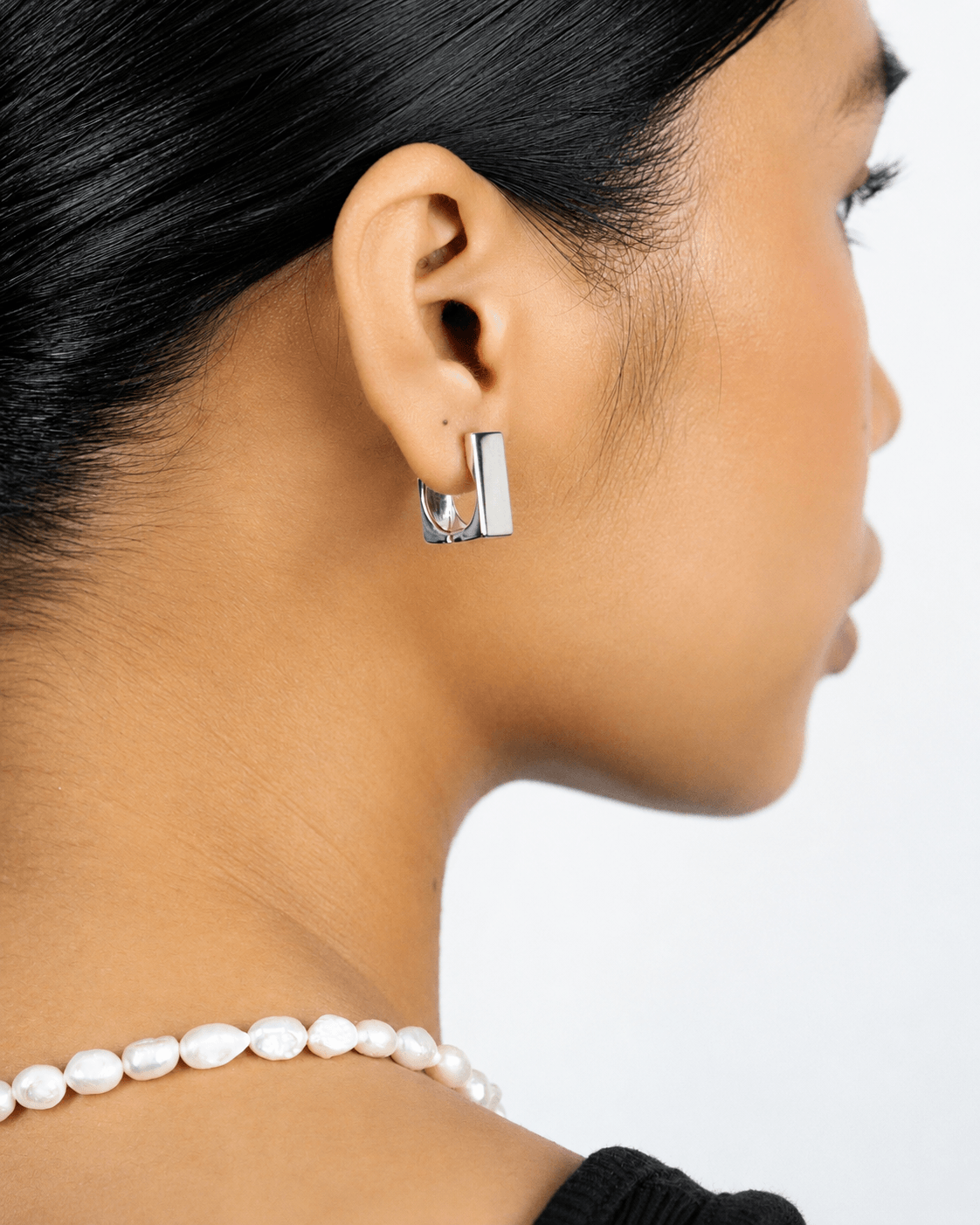 Minimalist square hoop earrings in gold or silver finish, modern geometric hoop earrings for women, chunky everyday jewelry, lightweight statement hoops, trendy stainless steel earrings for casual, work, or evening wear