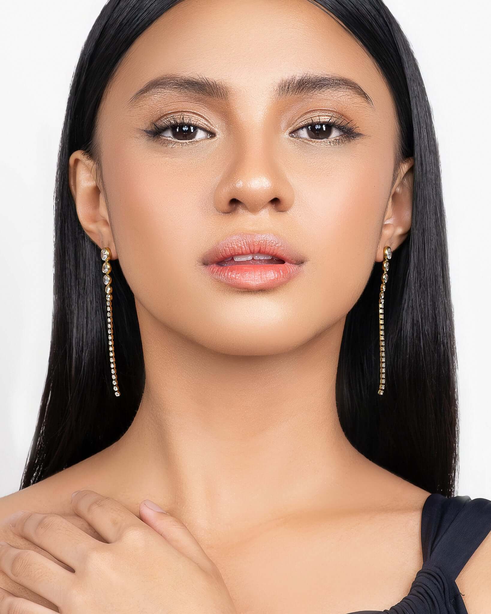 CZ crystal long drop earrings in gold or silver finish, elegant linear crystal earrings for women, sparkling statement drop earrings, modern dangling bridal jewelry, minimalist long crystal earrings for evening wear or special occasions