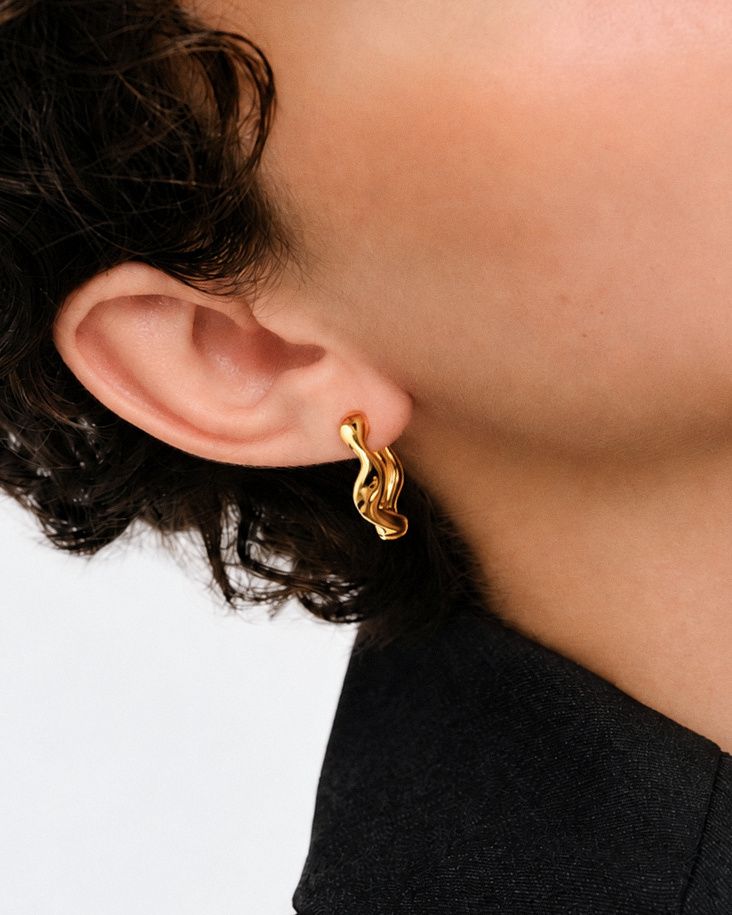 Wavy Hoops