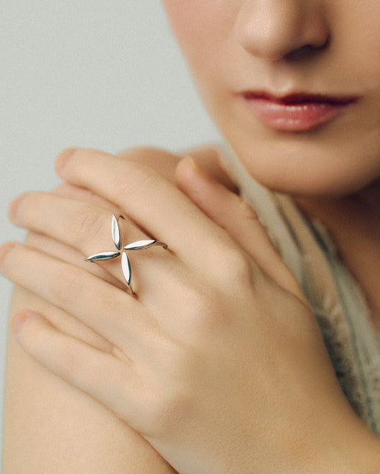 Four Leaf Ring