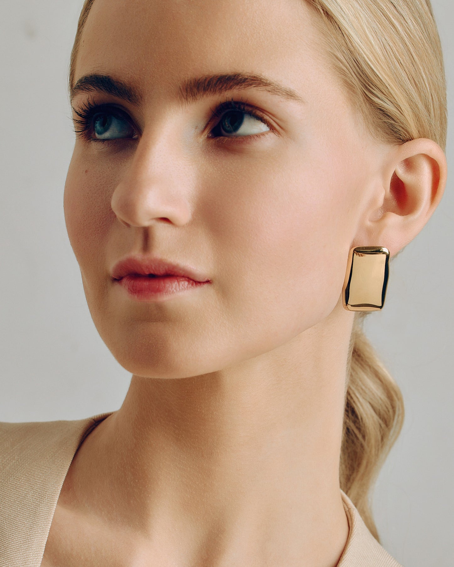 Signa Rectangle Studs