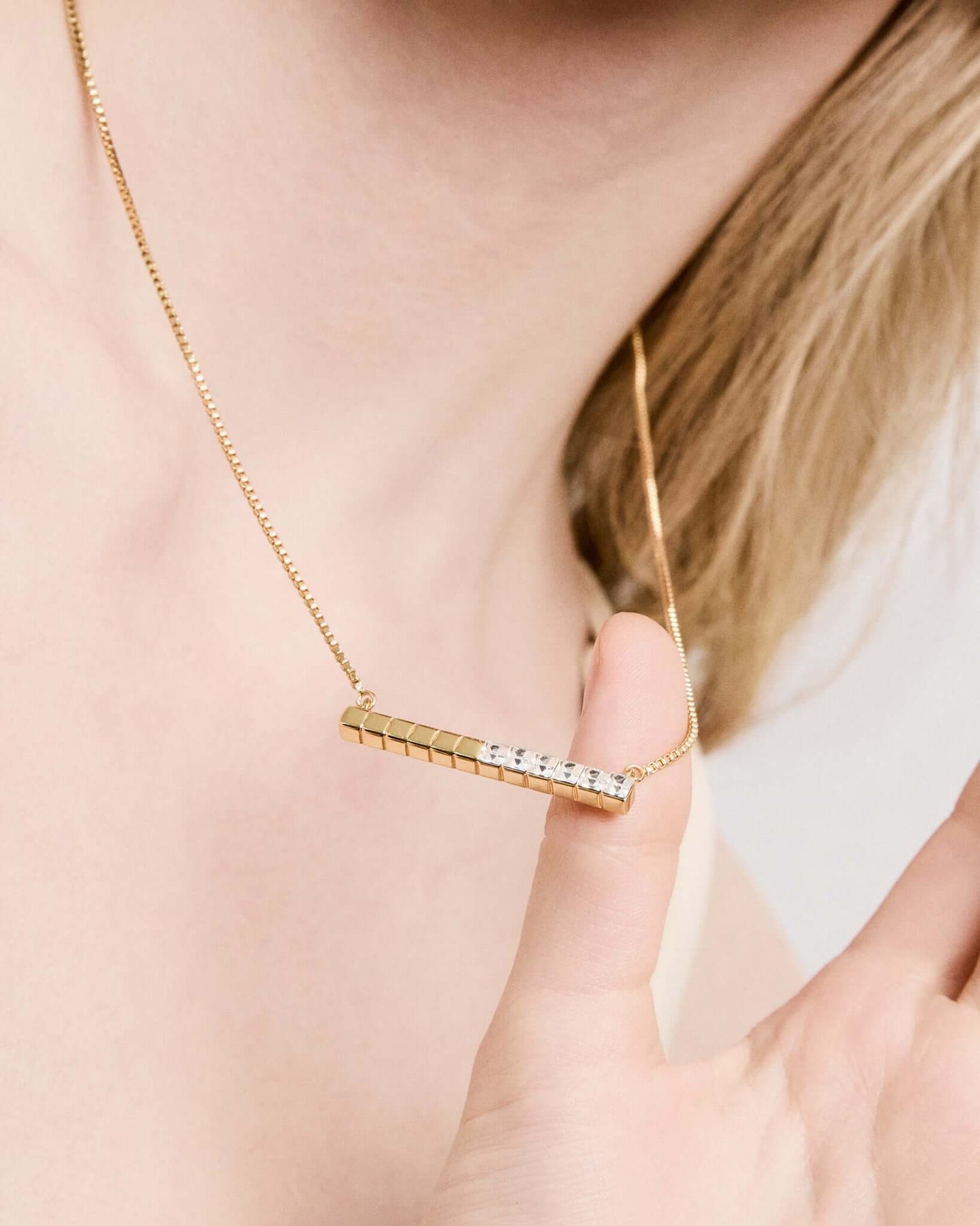 Minimalist long bar pendant necklace in gold with crystal detail, modern dainty gold necklace for women, geometric bar pendant jewelry, elegant everyday necklace, delicate crystal chain necklace for layering or gifting