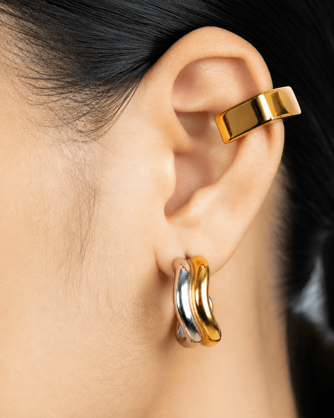 Minimalist square ear cuff in gold or silver finish, chunky geometric no piercing ear cuff for women, modern statement ear wrap, sleek contemporary ear jewelry, bold everyday ear cuff for stacked or solo styling