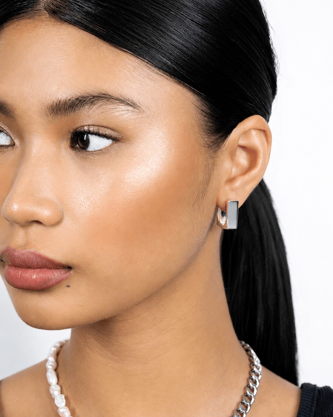Minimalist square hoop earrings in gold or silver finish, modern geometric hoop earrings for women, chunky everyday jewelry, lightweight statement hoops, trendy stainless steel earrings for casual, work, or evening wear