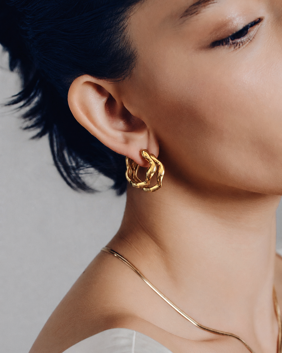 Wavy Hoops